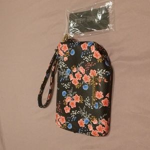 Steve Madden Wristlet Btrell NWT